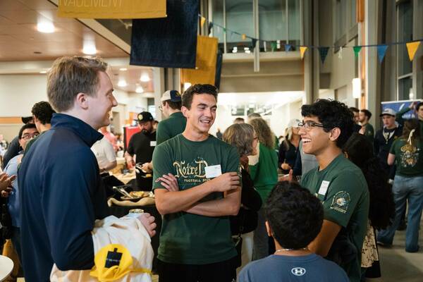 CCCG students enjoy camaraderie at our tailgate cosponsored with the Business Honors Program.